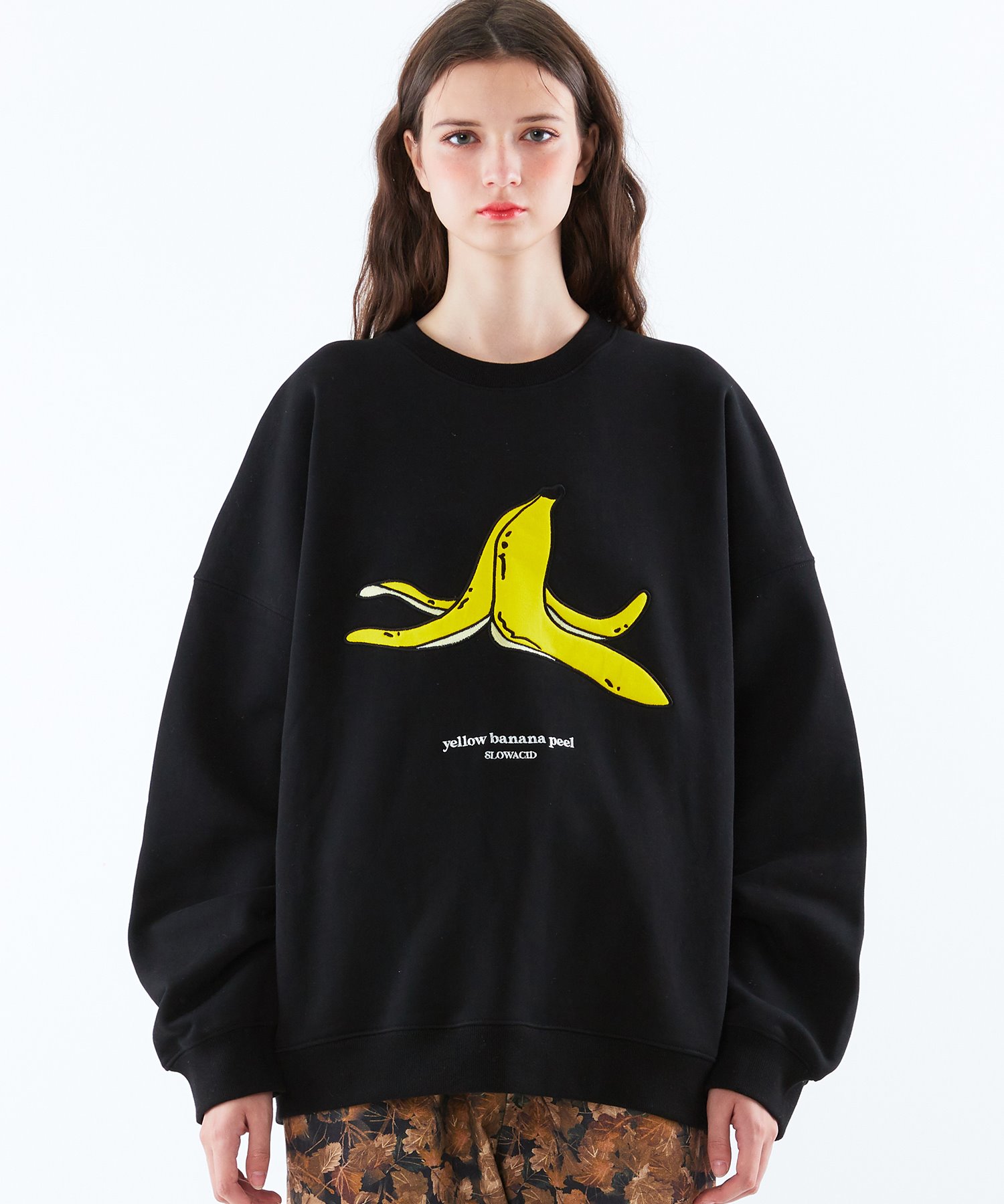 Banana Embroidery Sweatshirt (BLACK)
